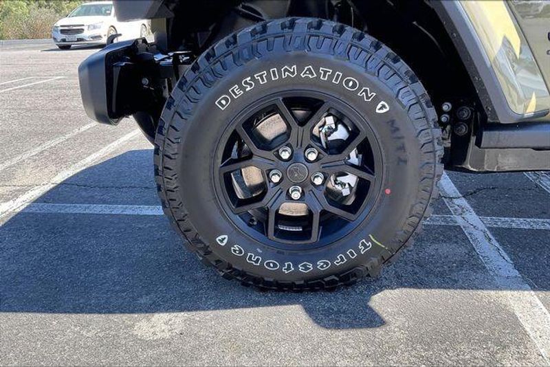 New 2026 Jeep Gladiator Willys 4x4Image 10