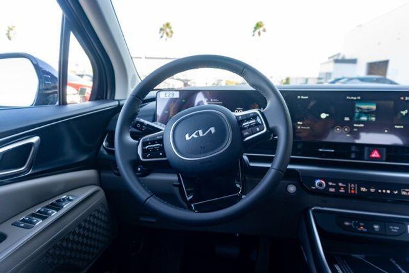 New 2026 Kia Carnival Hybrid LXSImage 16