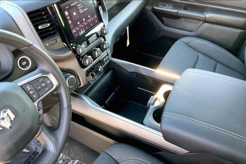 New 2027 RAM 1500 Express Crew Cab 4x4 5