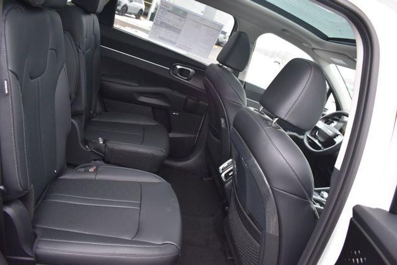 New 2026 Kia Sorento Hybrid EXImage 17