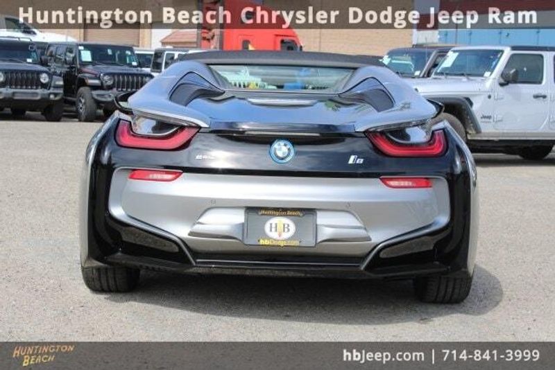 2019 BMW i8 BaseImage 4