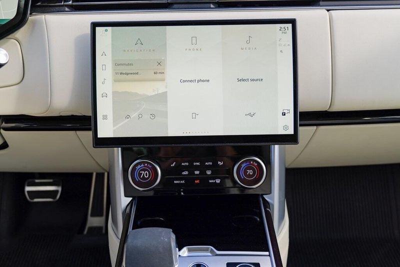 2023 Land Rover Range Rover SE photo 41