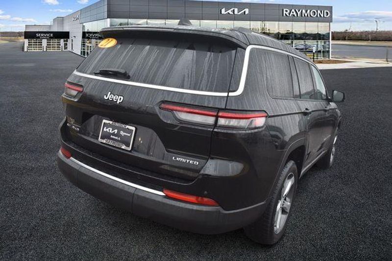 Used 2021 Jeep Grand-Cherokee-L LimitedImage 3
