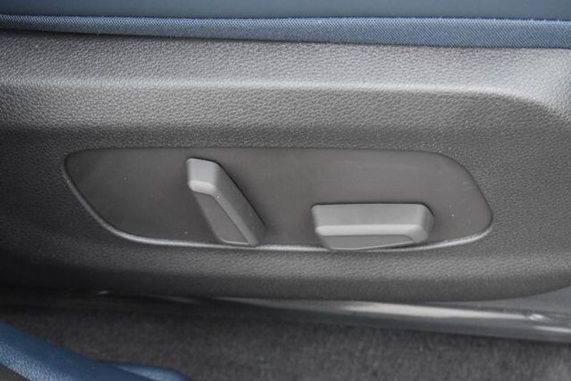 New 2026 Kia Carnival Hybrid SXImage 13