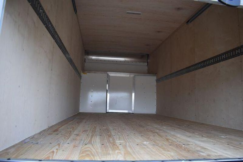 New 2025 Chevrolet Express 3500 Work VanImage 18