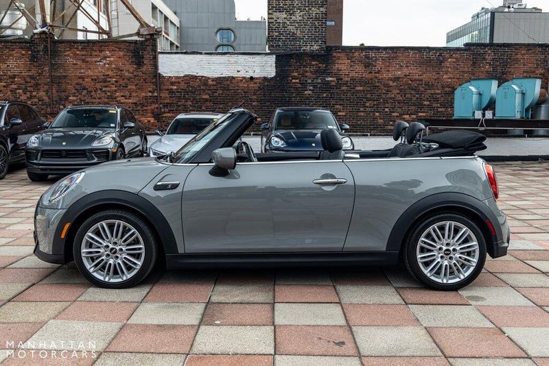 2022 MINI Convertible Cooper SImage 2