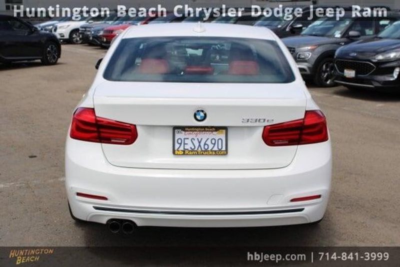 2018 BMW 3 Series 330e IperformanceImage 5