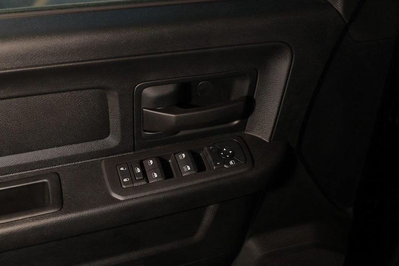 2025 RAM 3500 Tradesman Crew Cab Chassis 4x4 60
