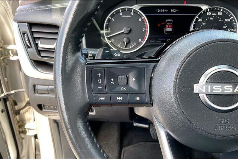Used 2023 Nissan Rogue SVImage 18