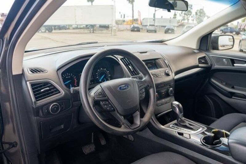 Used 2017 Ford Edge SEImage 10