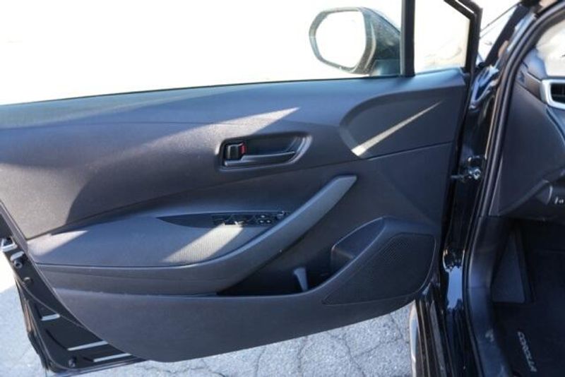Used 2022 Toyota Corolla LEImage 11