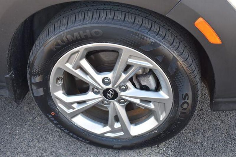 Used 2022 Hyundai Kona SELImage 11