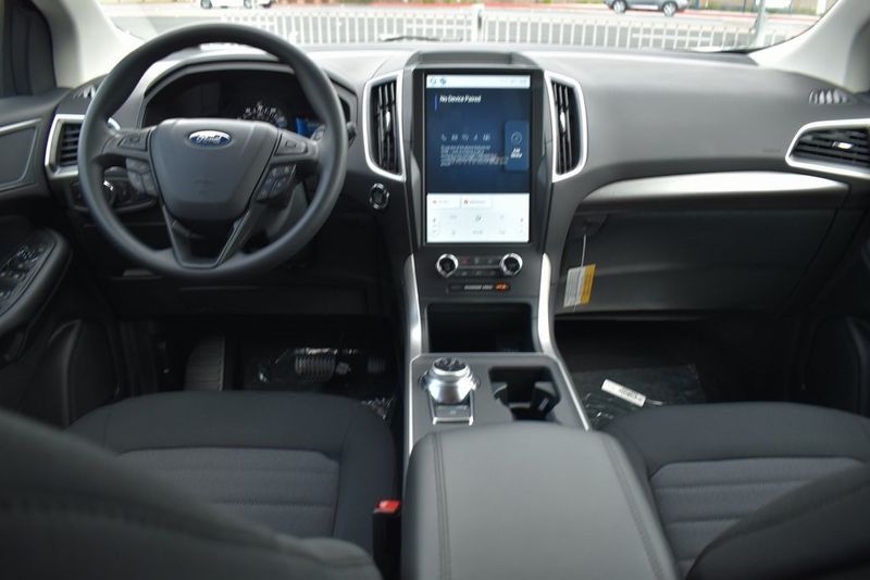 2024 Ford Edge SEImage 11