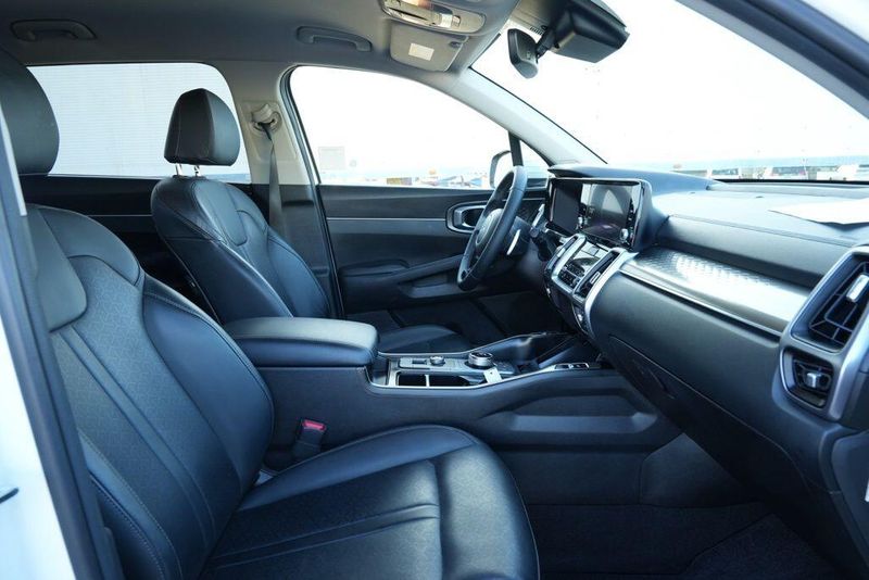 Used 2023 Kia Sorento Hybrid EXImage 23