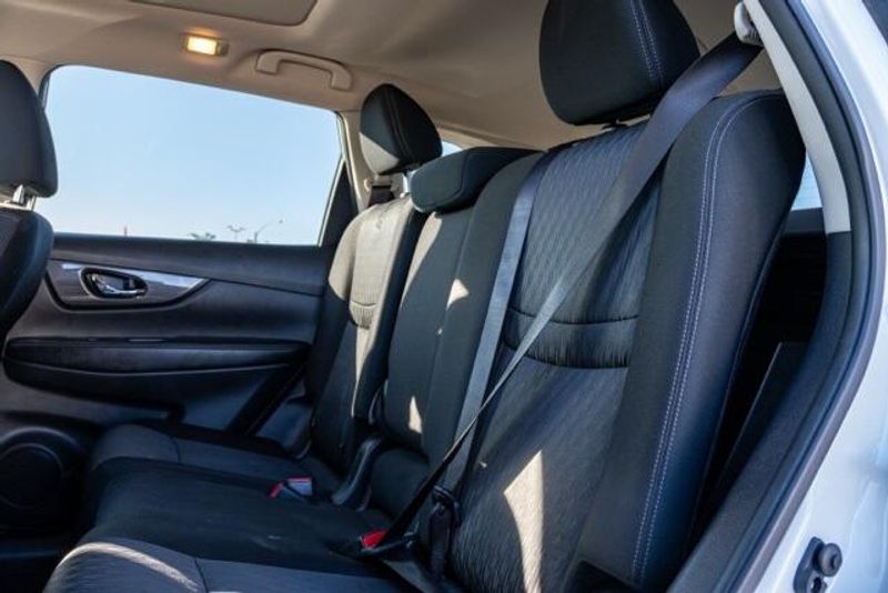 Used 2020 Nissan Rogue SVImage 15