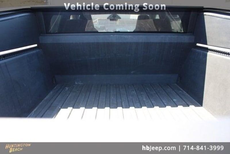 2024 Tesla Cybertruck BaseImage 6