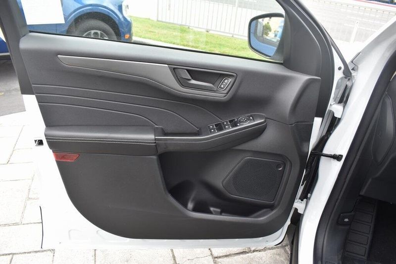 New 2025 Ford Escape ActiveImage 13