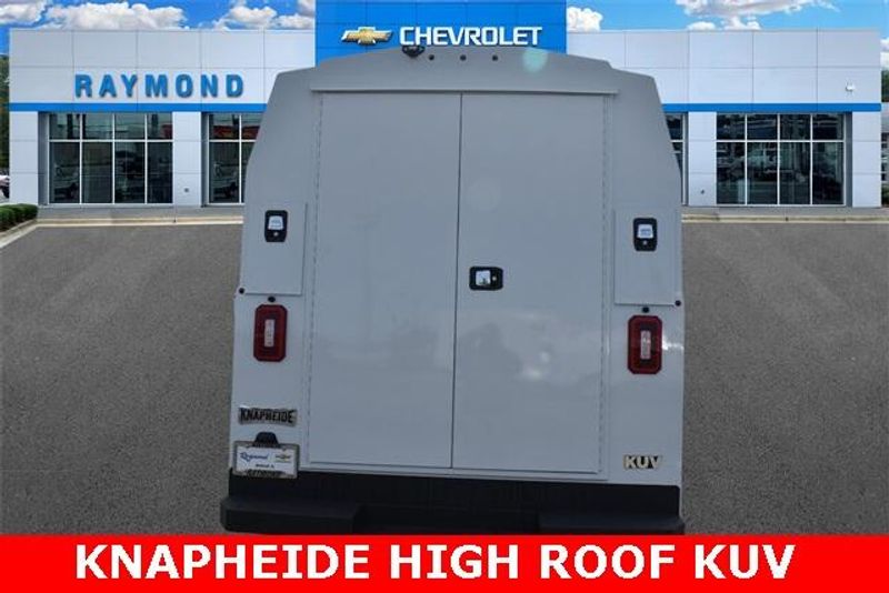 New 2025 Chevrolet Express 3500 Work VanImage 4