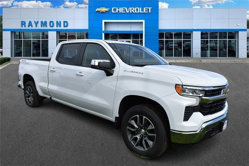 2024 Chevrolet Silverado 1500 LTImage 1