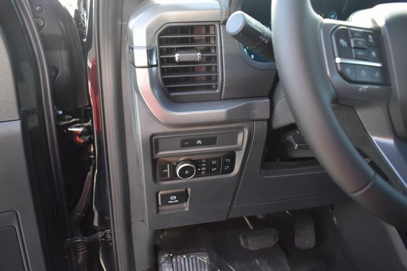 New 2025 Ford F-150 XLTImage 18