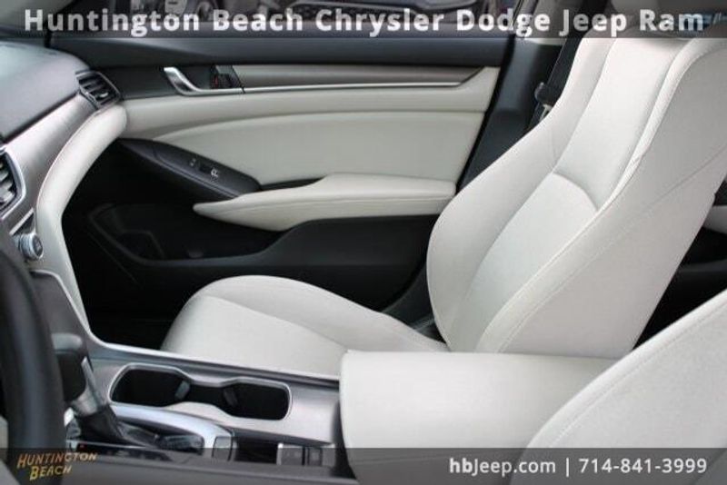 2018 Honda Accord LXImage 26