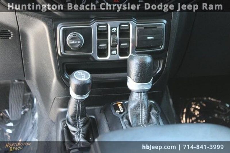 2022 Jeep Gladiator OverlandImage 22