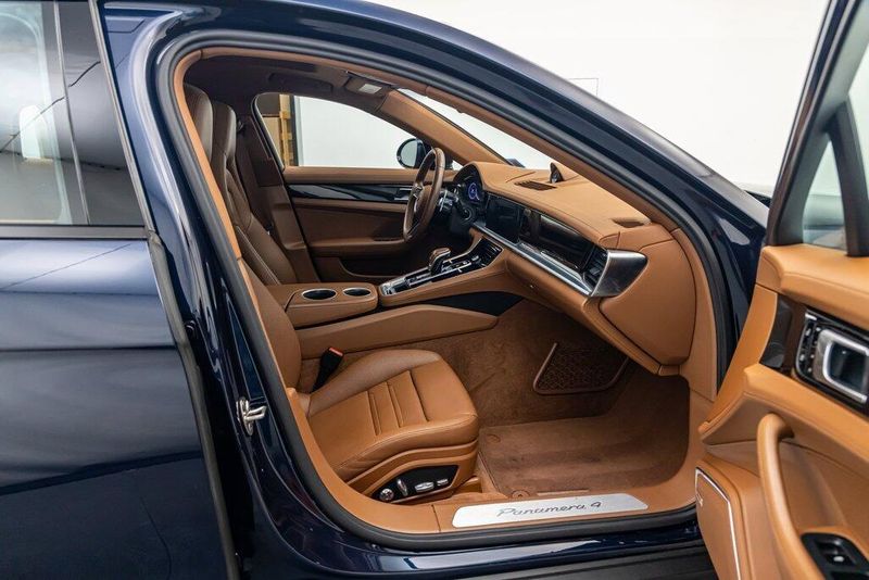 2021 Porsche Panamera 4Image 27