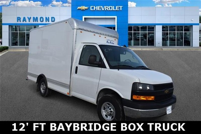 New 2025 Chevrolet Express 3500 Work VanImage 1