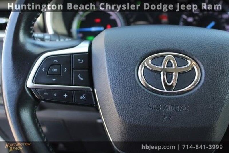 2021 Toyota Highlander Hybrid XLEImage 21
