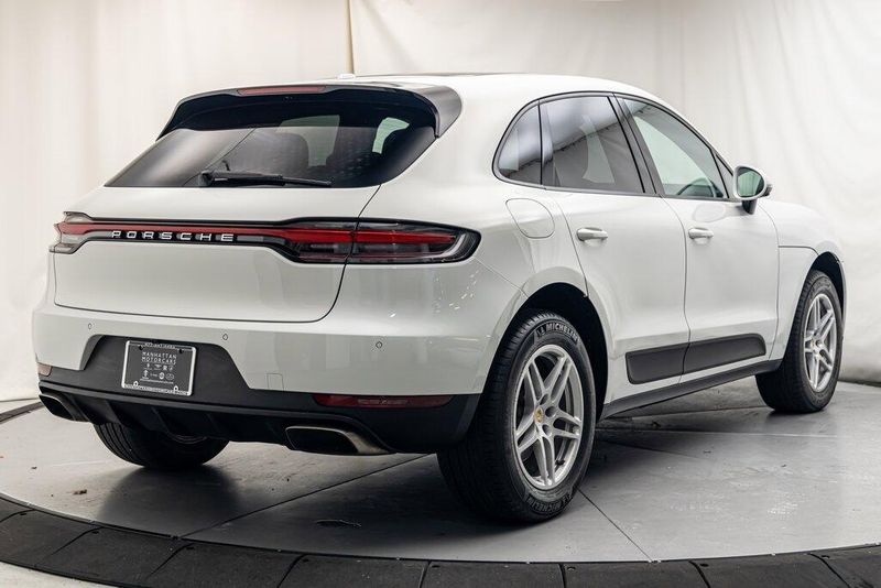 2021 Porsche Macan BaseImage 5