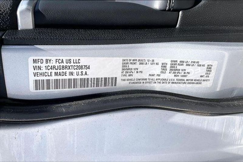 New 2026 Jeep Grand Cherokee Limited 4x2Image 15
