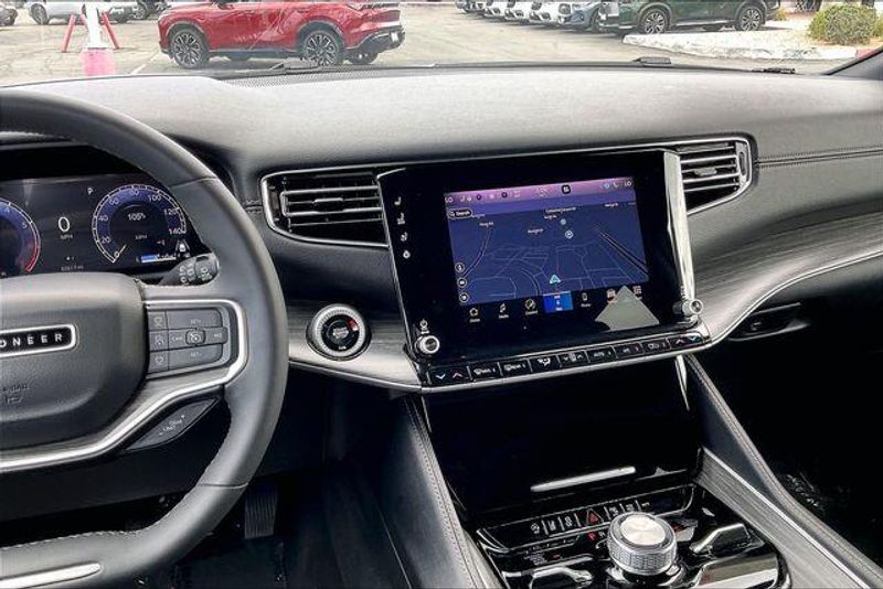 2024 Jeep Wagoneer Series IIIImage 5