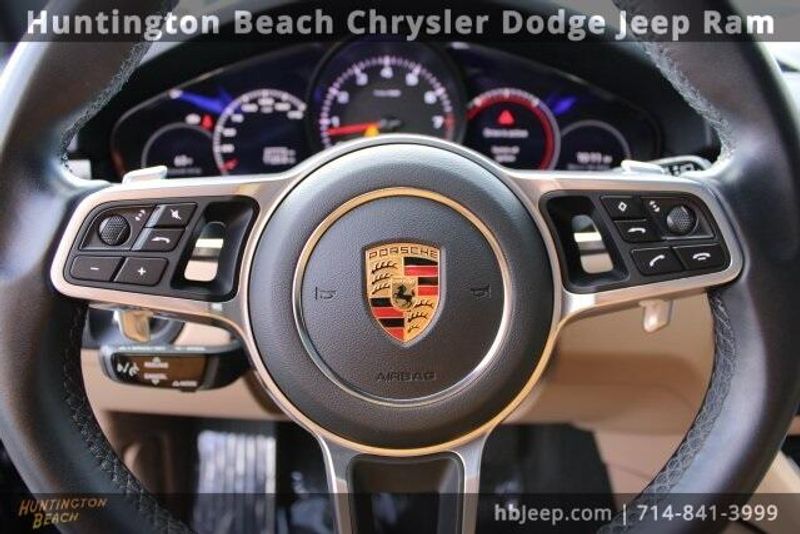 2022 Porsche Cayenne Platinum EditionImage 20