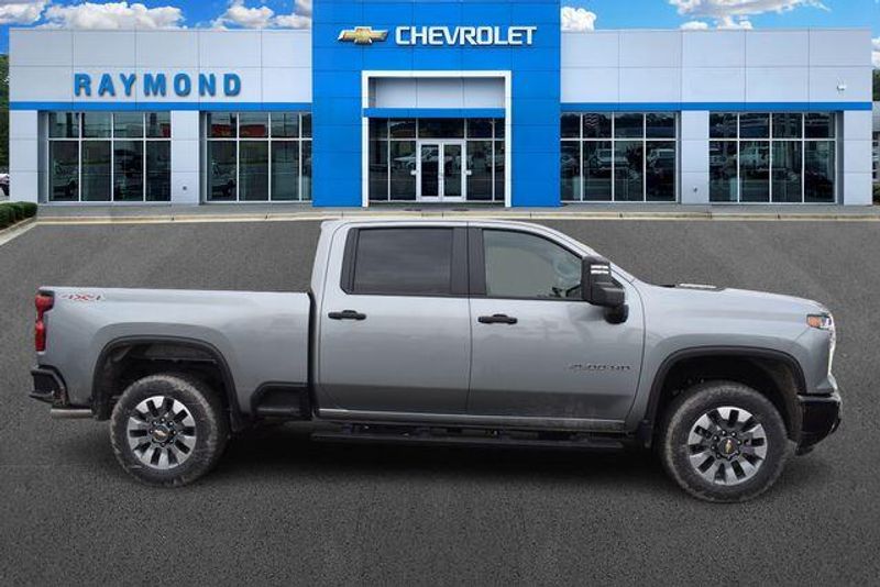 New 2026 Chevrolet Silverado 2500HD CustomImage 2