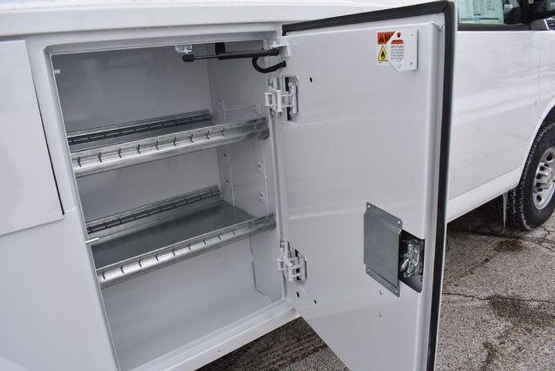 New 2025 Chevrolet Express 3500 Work VanImage 15