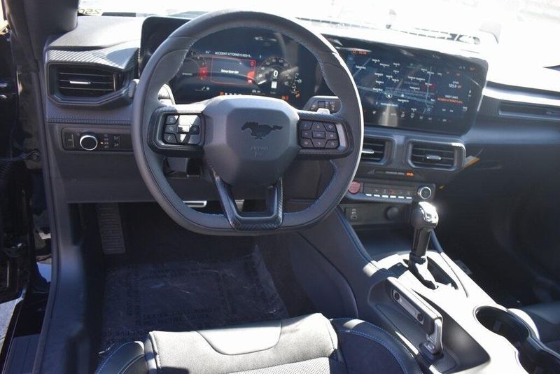 2025 Ford Mustang Dark HorseImage 13