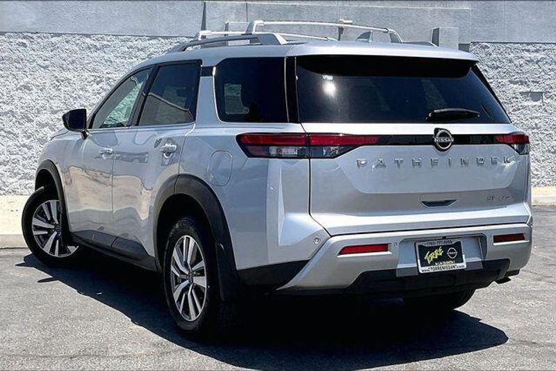 Used 2025 Nissan Pathfinder SLImage 10