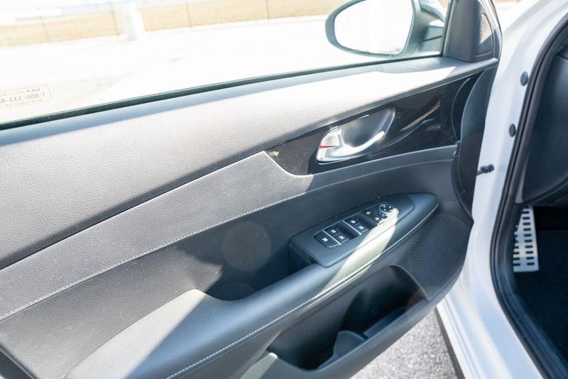 Used 2024 Kia Forte GT-LineImage 11