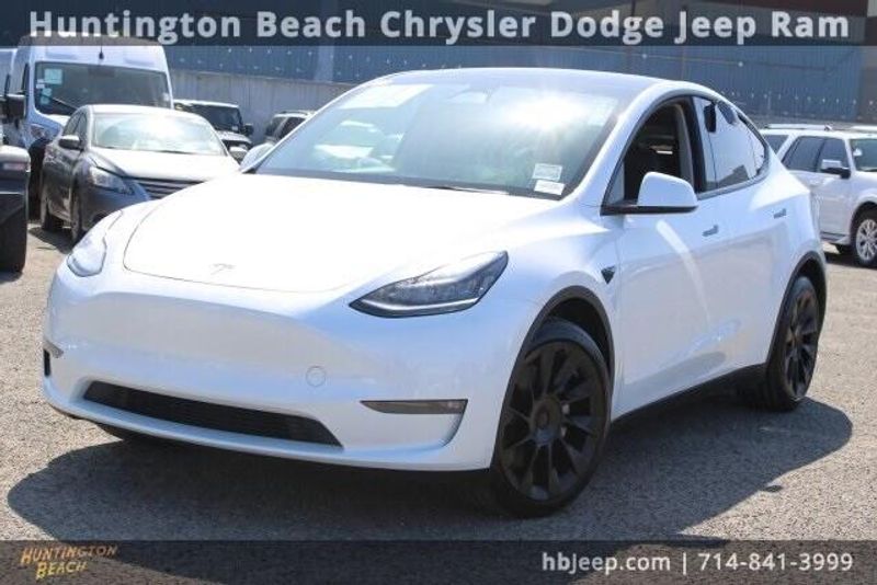 2023 Tesla Model Y Long RangeImage 9