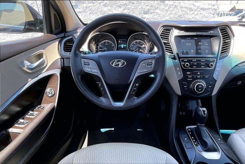 Used 2018 Hyundai Santa Fe Sport 2.4 BaseImage 4