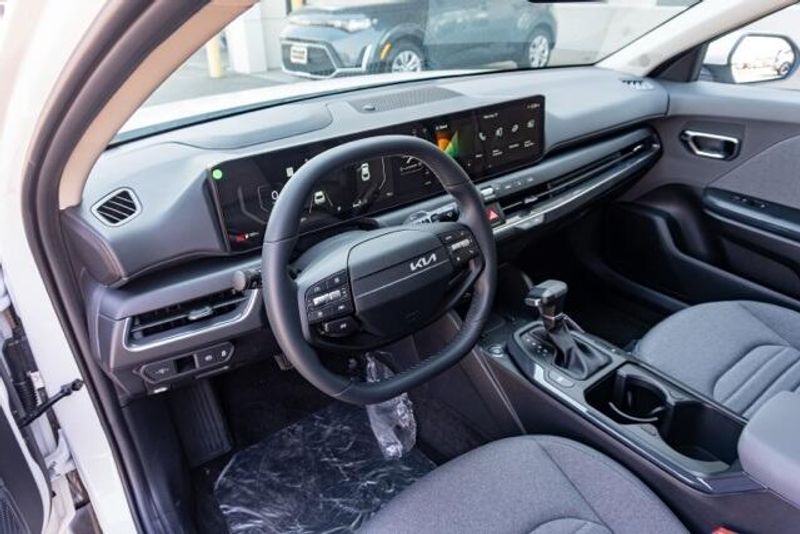 New 2025 Kia K4 EXImage 10