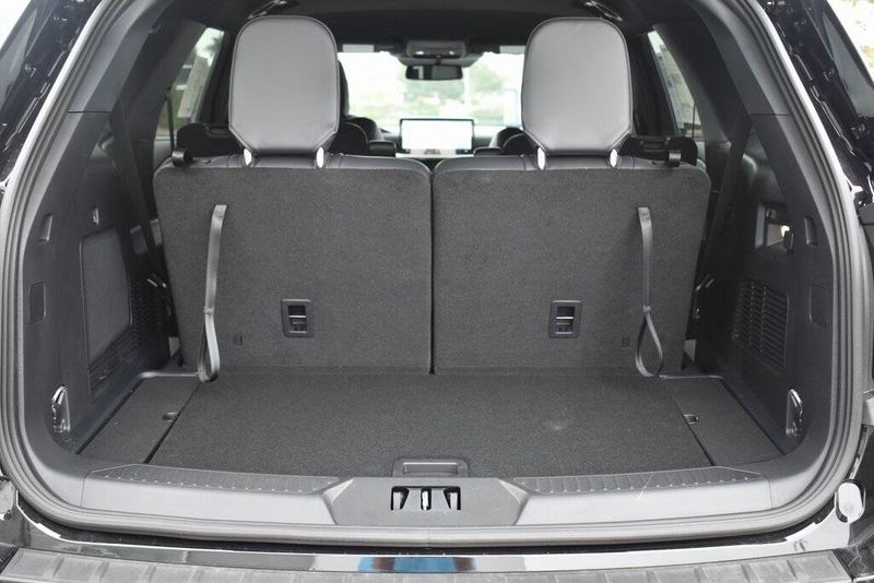 New 2025 Ford Explorer ST-LineImage 5