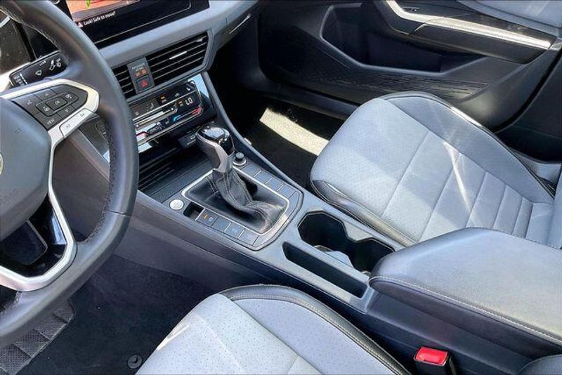 Used 2025 Volkswagen Jetta 1.5T SEImage 17