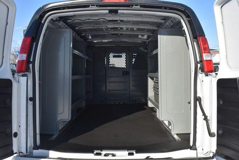 New 2025 Chevrolet Express 3500 Work VanImage 18