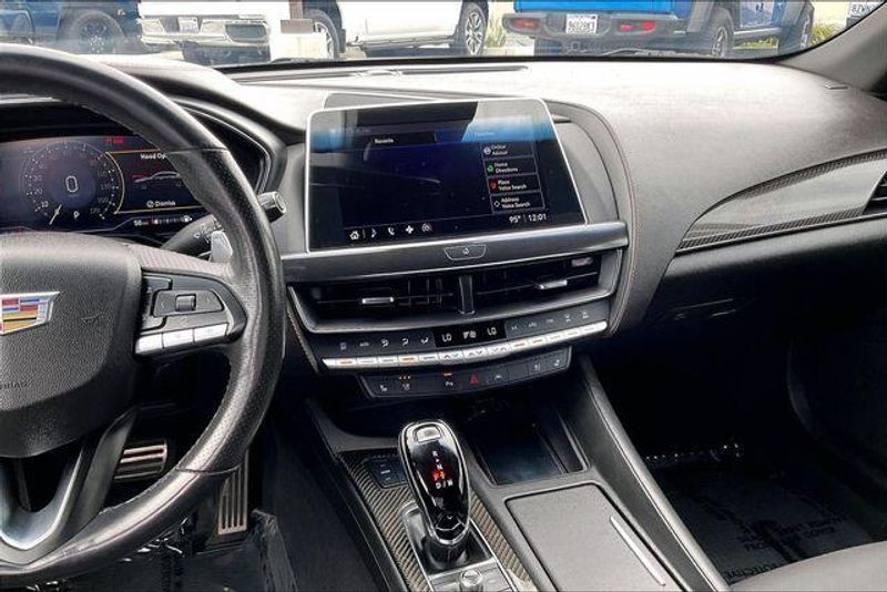 Used 2024 Cadillac CT5 SportImage 5