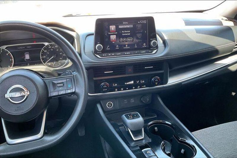 Used 2023 Nissan Rogue SVImage 5