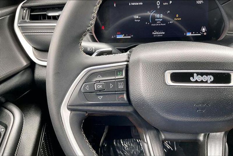 Used 2023 Jeep Grand Cherokee LaredoImage 18
