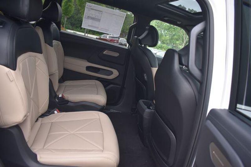 New 2027 Kia Telluride Hybrid EXImage 17