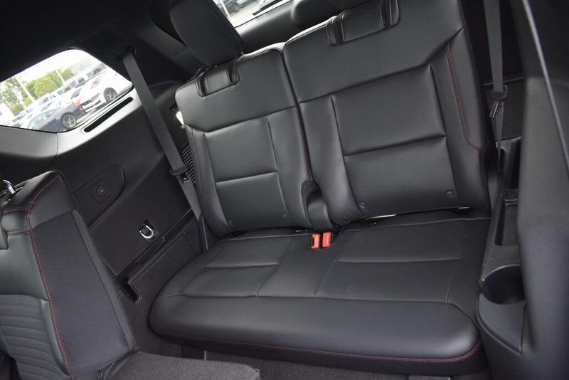 New 2025 Ford Explorer ST-LineImage 9