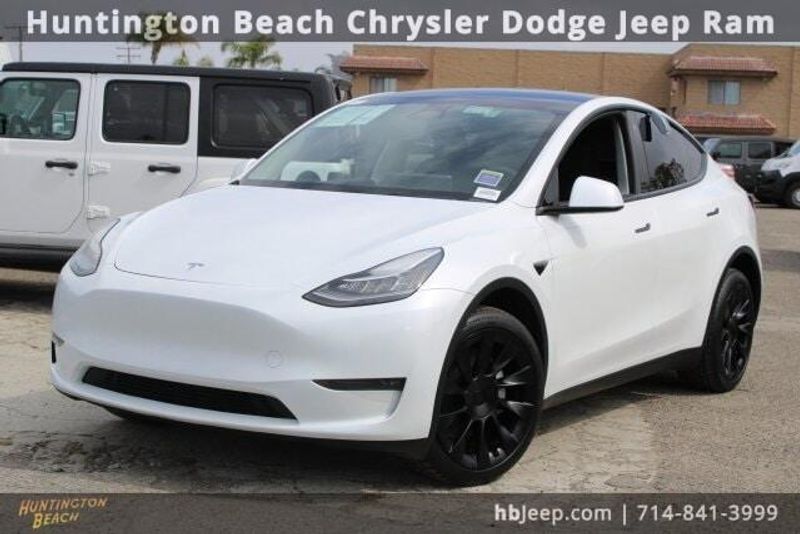 2023 Tesla Model Y Long RangeImage 9